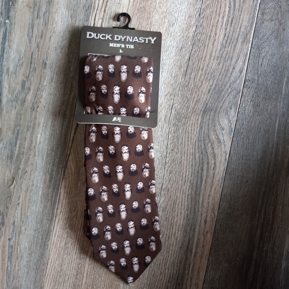 NWT Duck Dynasty Tie